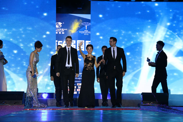 王俊華 總裁 王子盛典入場(chǎng)